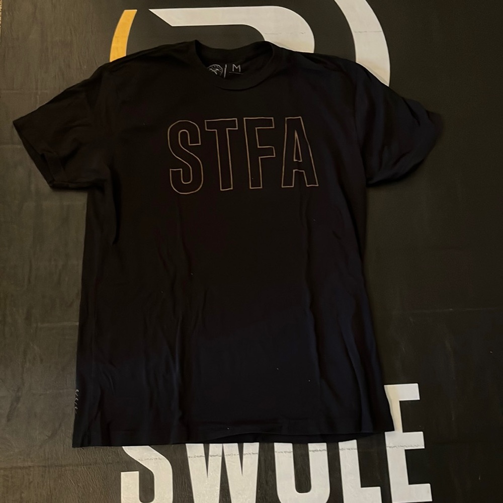 Misfit athletics tee medium